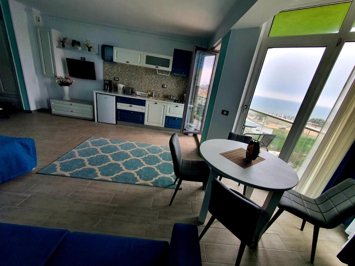 Alezzi Majestic Apartments 97 Năvodari Екстериор снимка