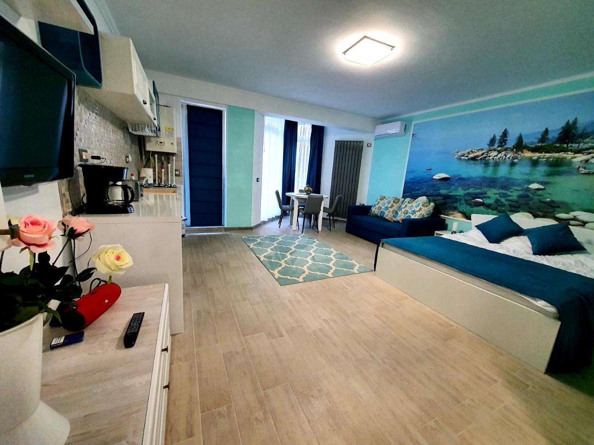 Alezzi Majestic Apartments 97 Năvodari Екстериор снимка