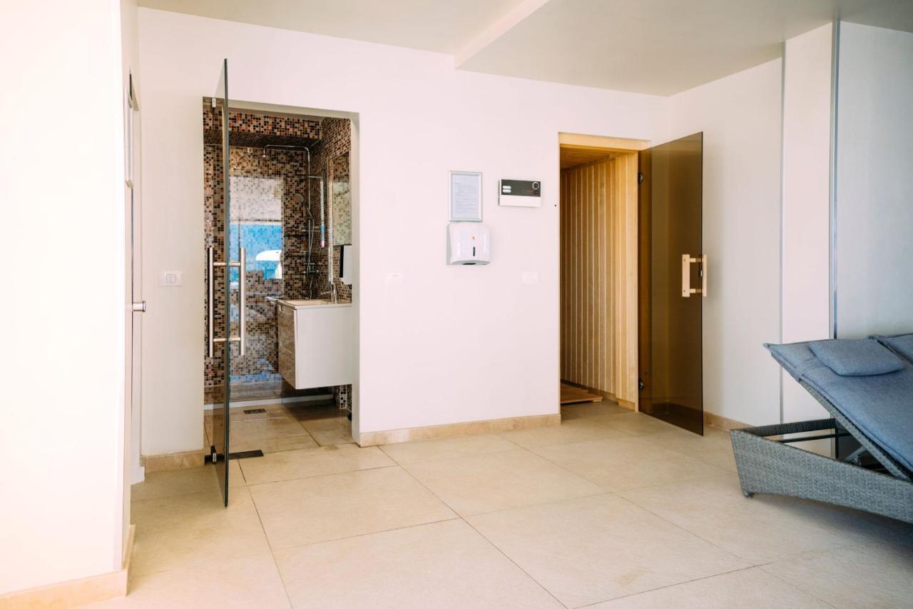 Alezzi Majestic Apartments 97 Năvodari Екстериор снимка
