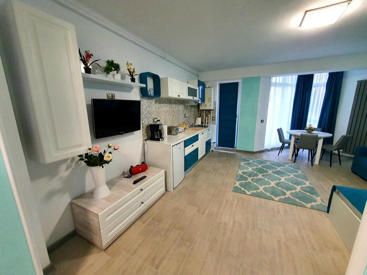Alezzi Majestic Apartments 97 Năvodari Екстериор снимка